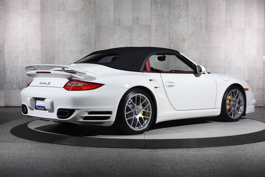 2012 Porsche 911 Turbo S — photo 33