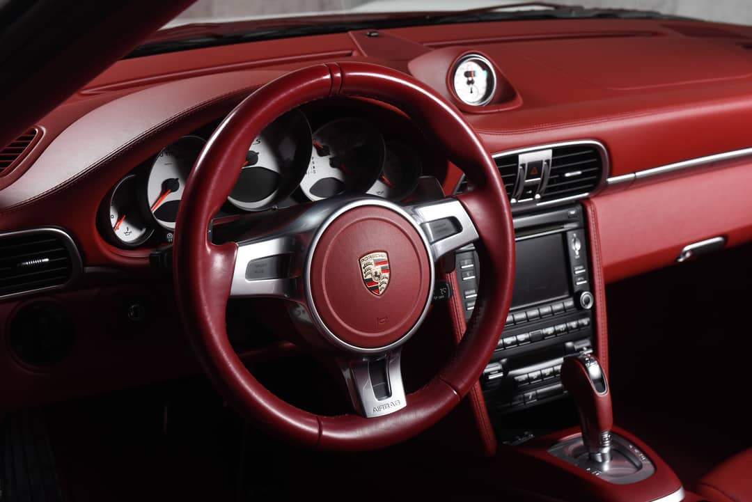 2012 Porsche 911 Turbo S — photo 40