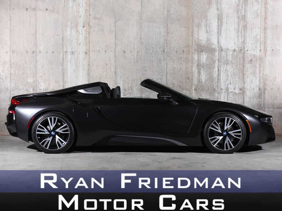 2019 BMW i8 — photo 1