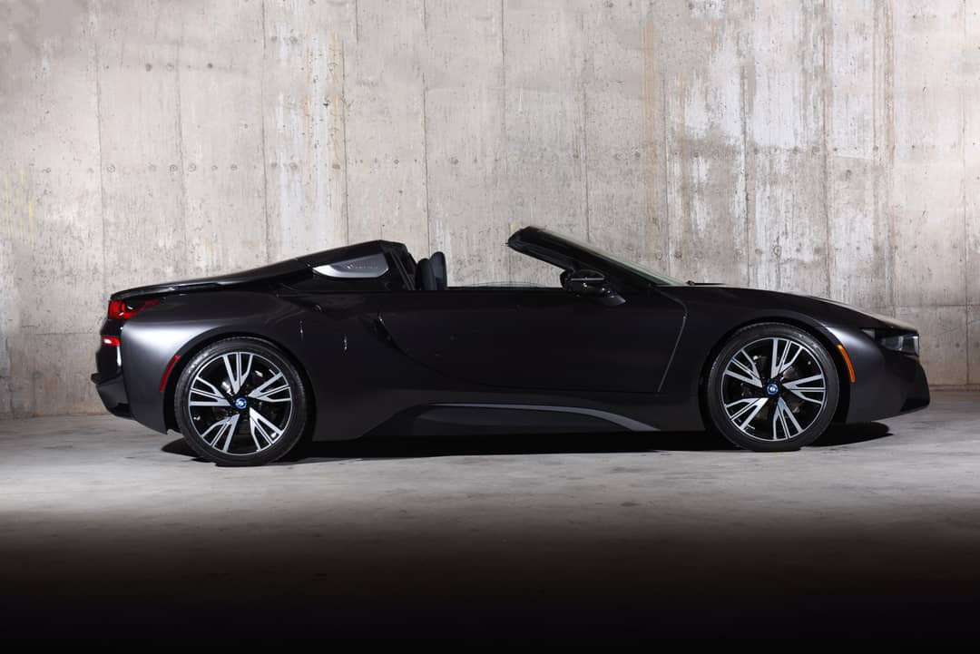 2019 BMW i8 — photo 2