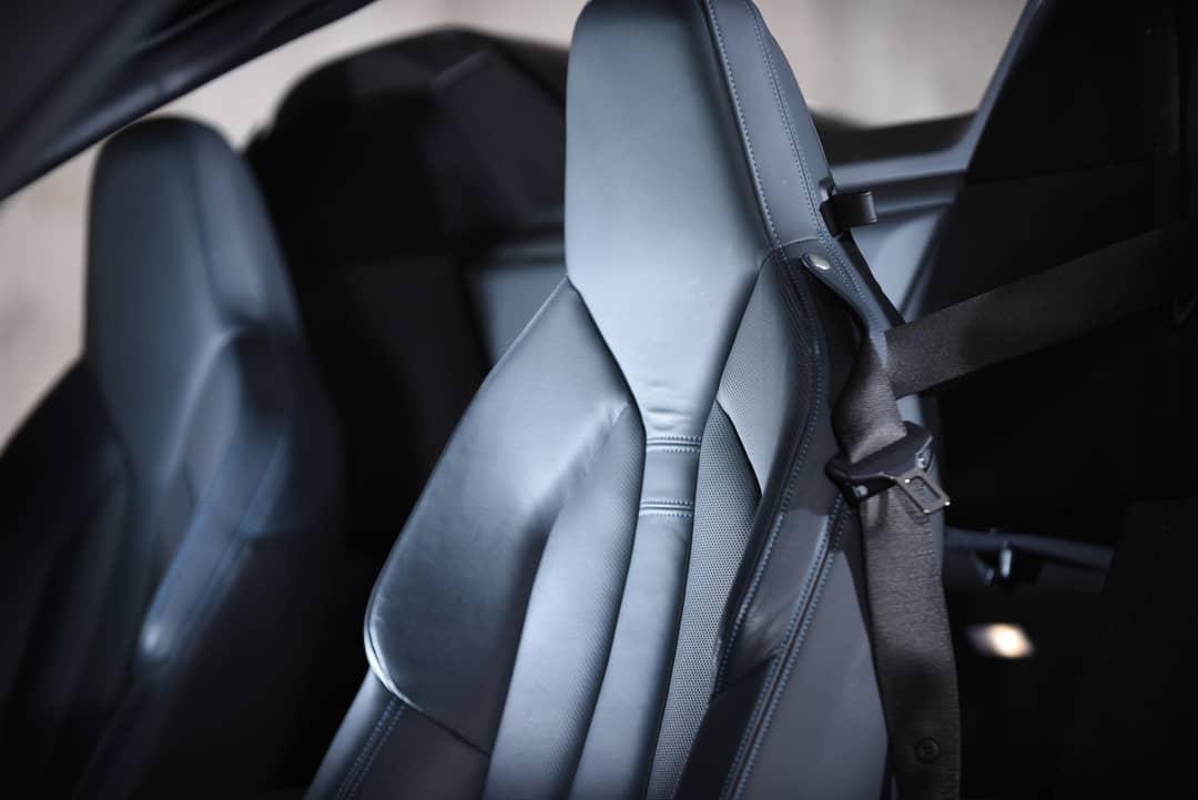 2019 BMW i8 — photo 17