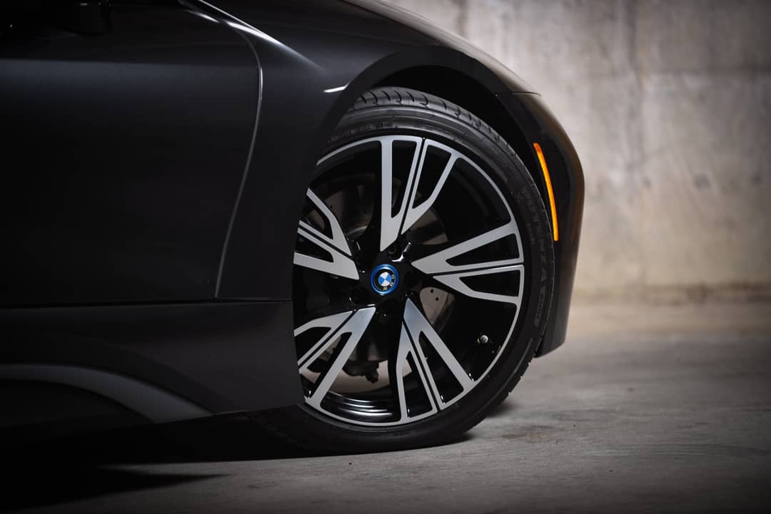 2019 BMW i8 — photo 34