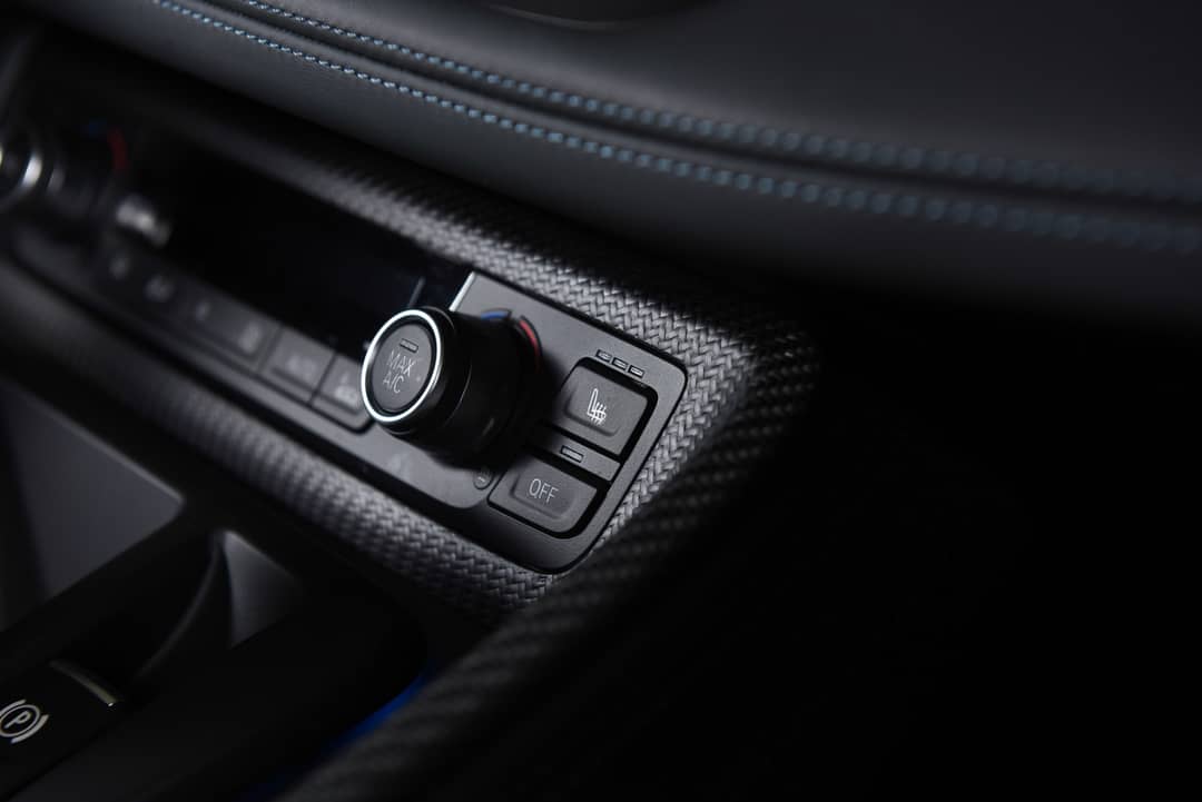2019 BMW i8 — photo 37