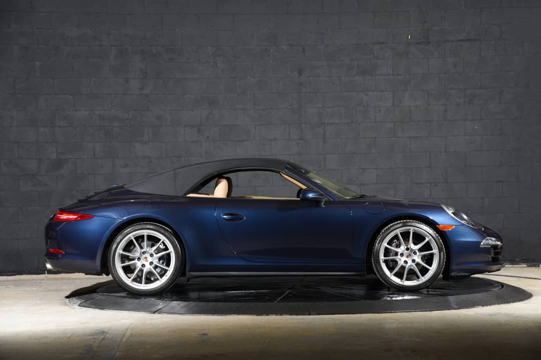 2014 Porsche 911 Carrera 4 — photo 2