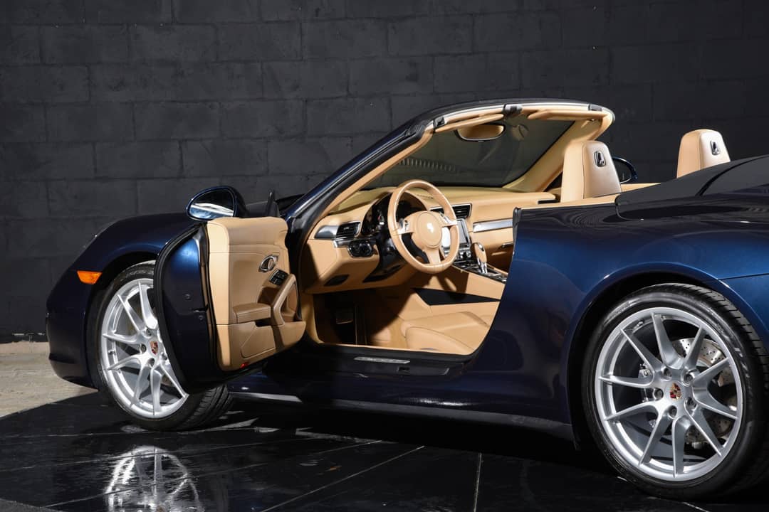 2014 Porsche 911 Carrera 4 — photo 15