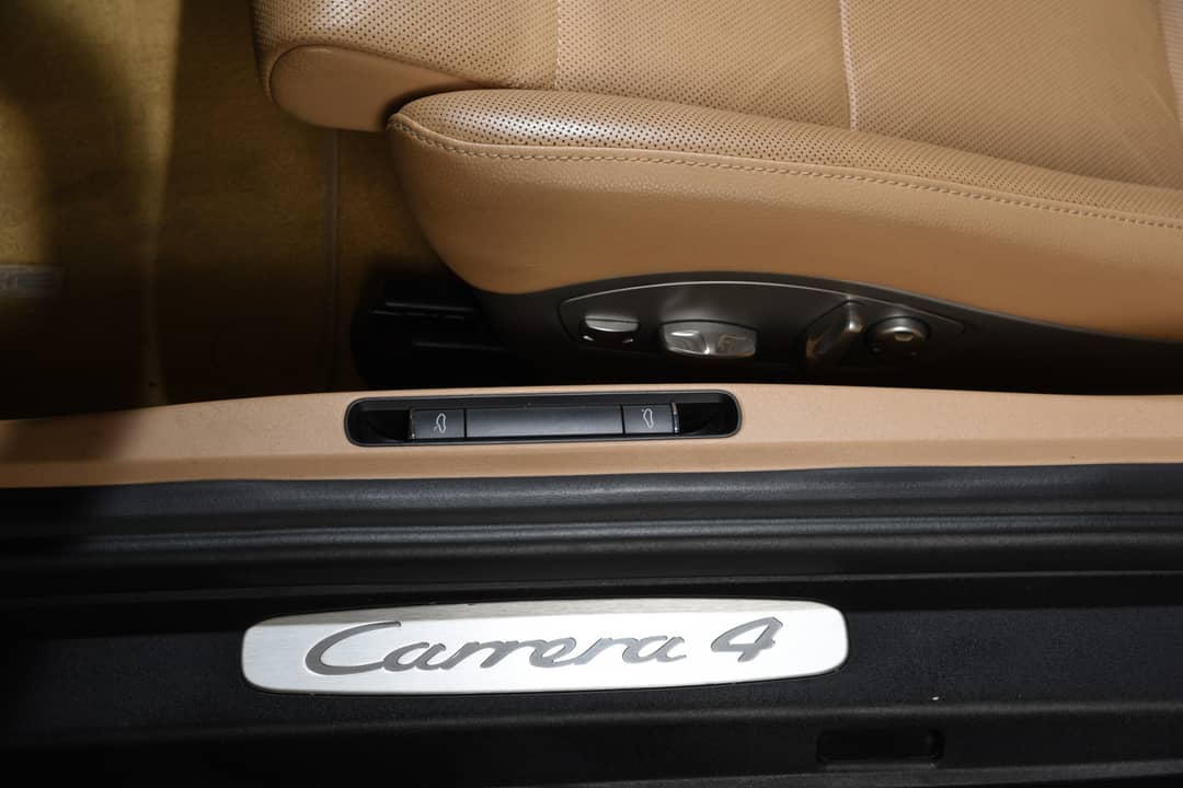 2014 Porsche 911 Carrera 4 — photo 18