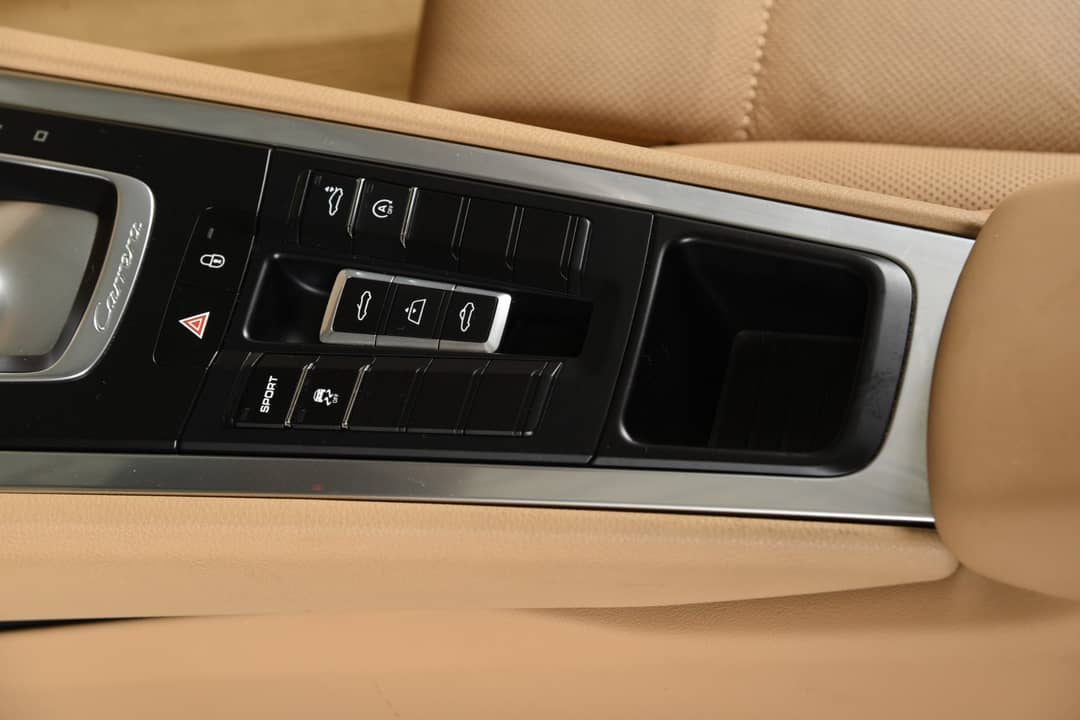 2014 Porsche 911 Carrera 4 — photo 25