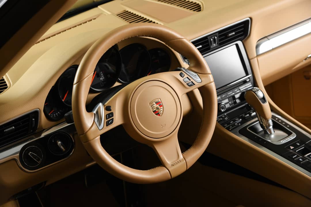 2014 Porsche 911 Carrera 4 — photo 4