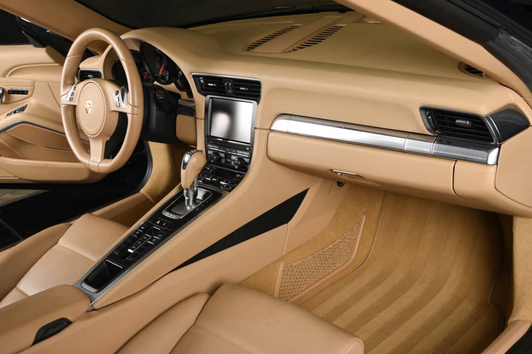 2014 Porsche 911 Carrera 4 — photo 33