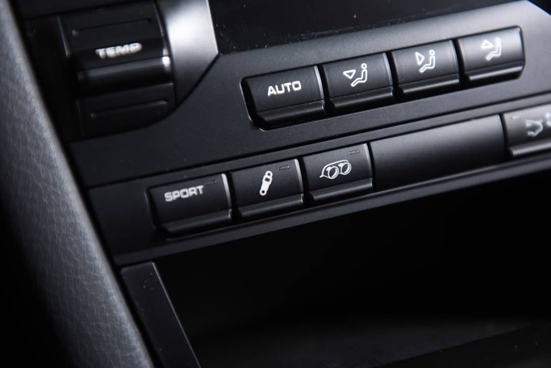 2010 Porsche 911 Carrera 4S — photo 19