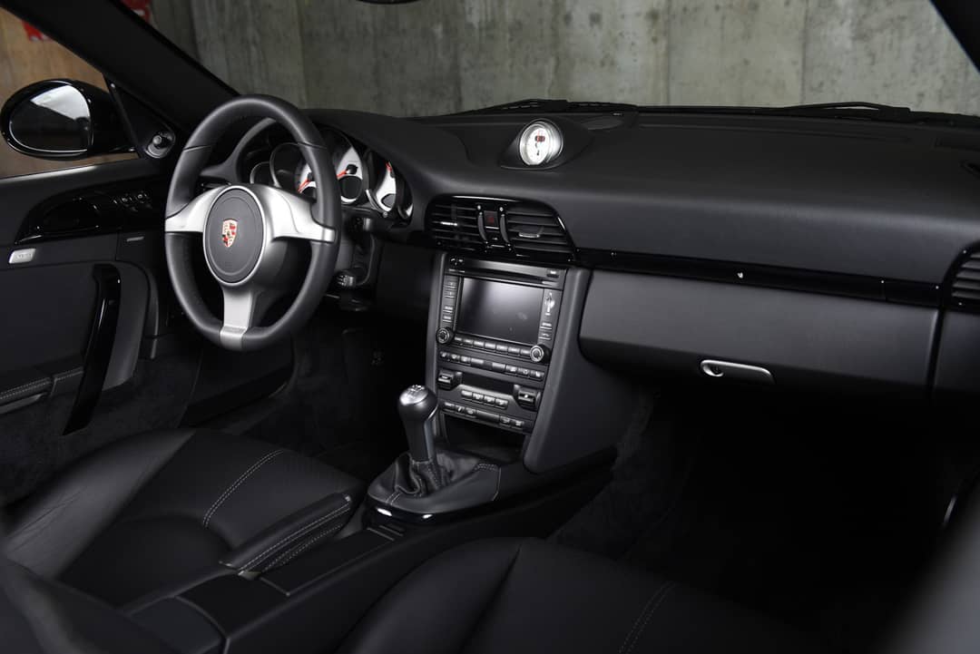 2010 Porsche 911 Carrera 4S — photo 23