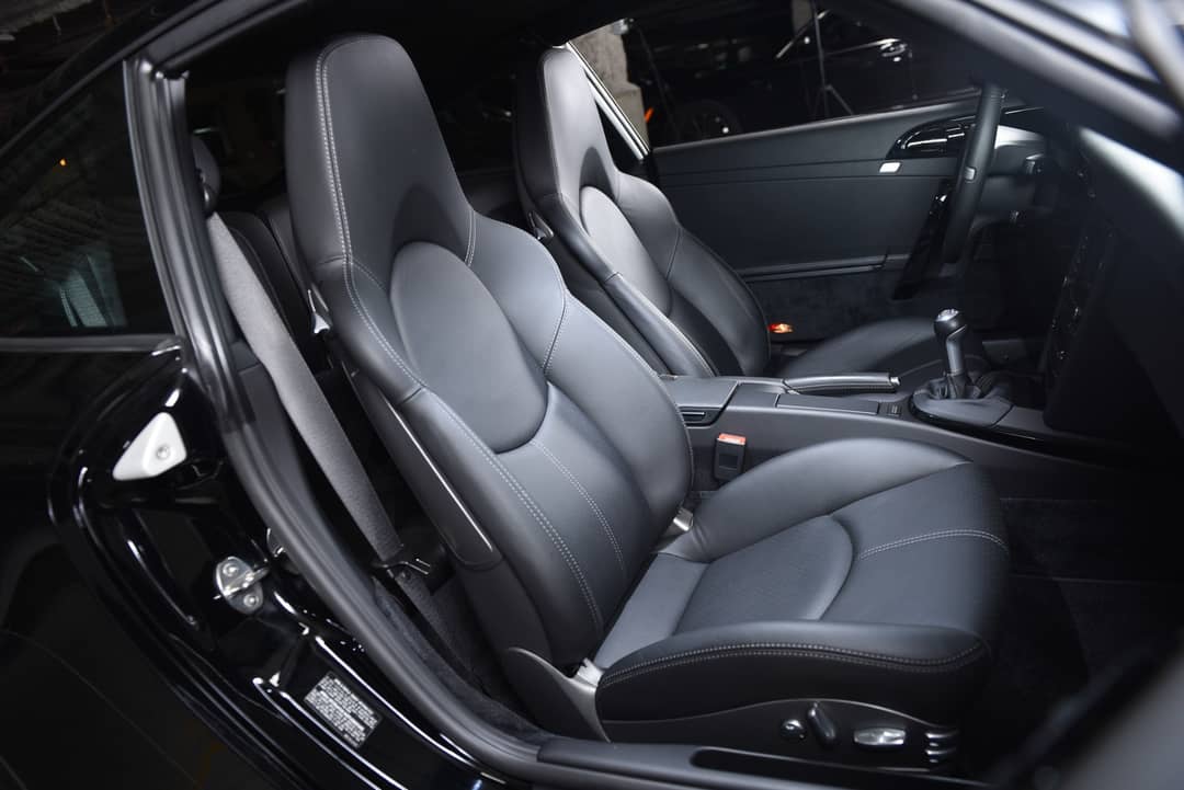 2010 Porsche 911 Carrera 4S — photo 24