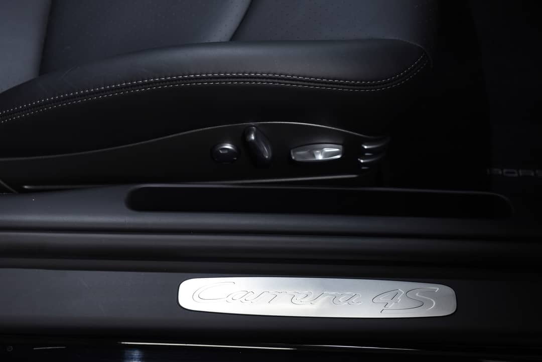 2010 Porsche 911 Carrera 4S — photo 25