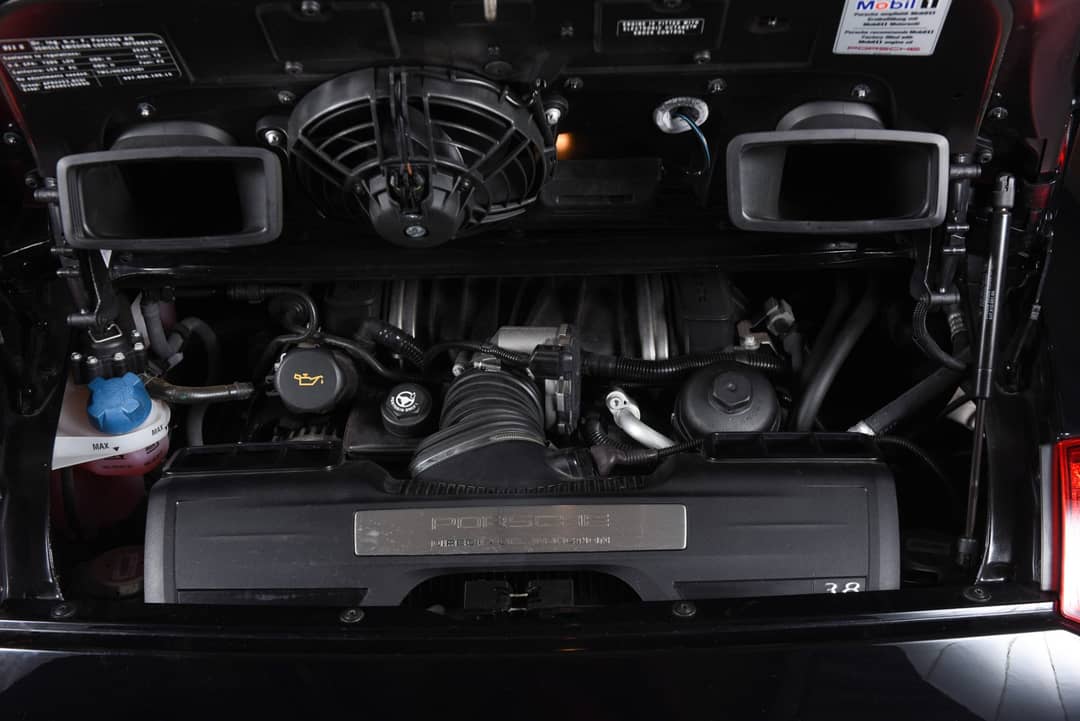 2010 Porsche 911 Carrera 4S — photo 28