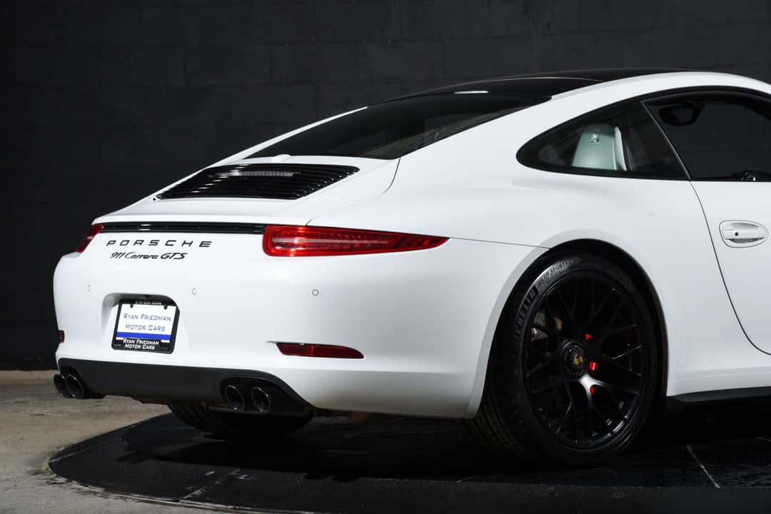 2016 Porsche 911 Carrera GTS — photo 19