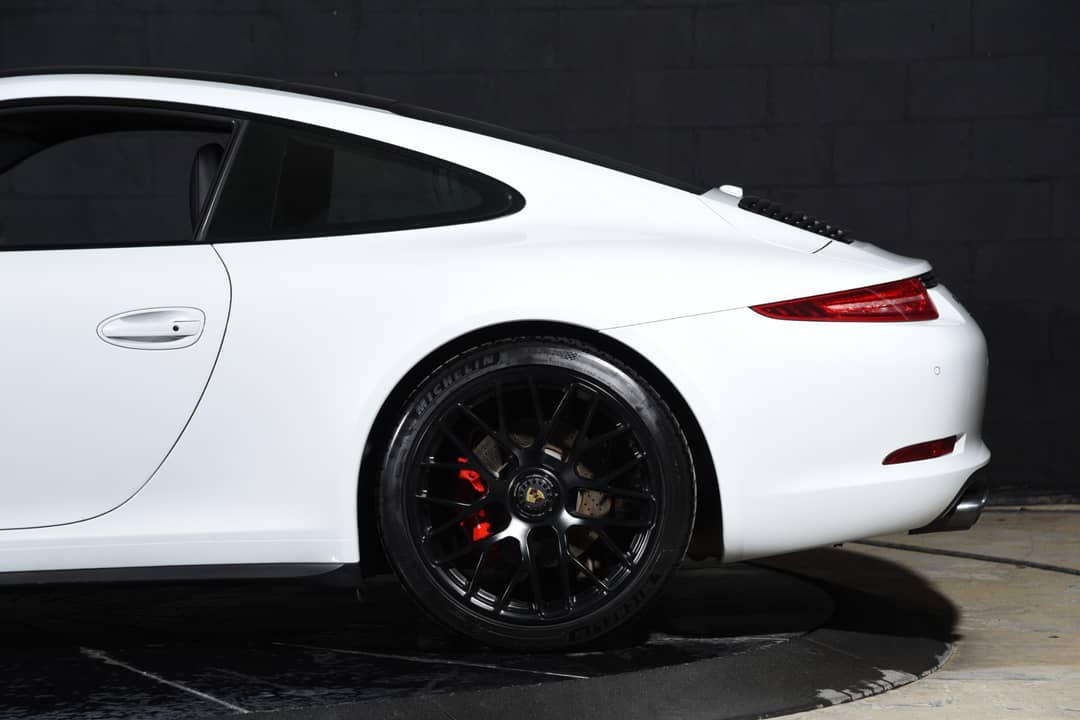 2016 Porsche 911 Carrera GTS — photo 23