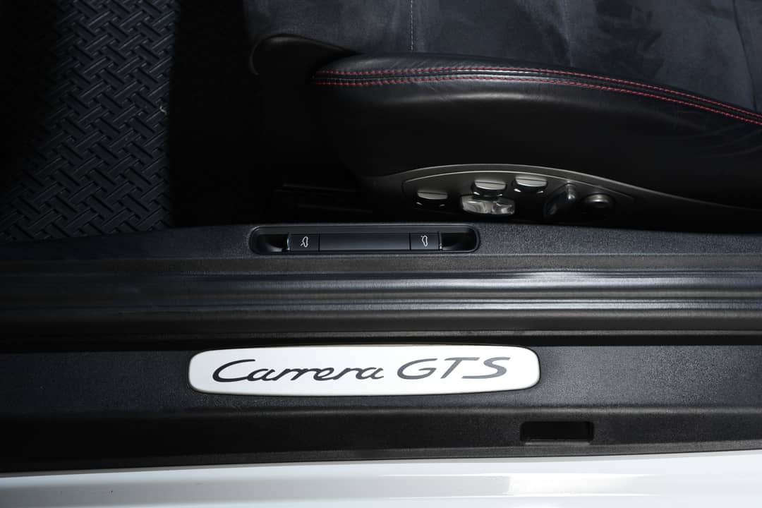 2016 Porsche 911 Carrera GTS — photo 30