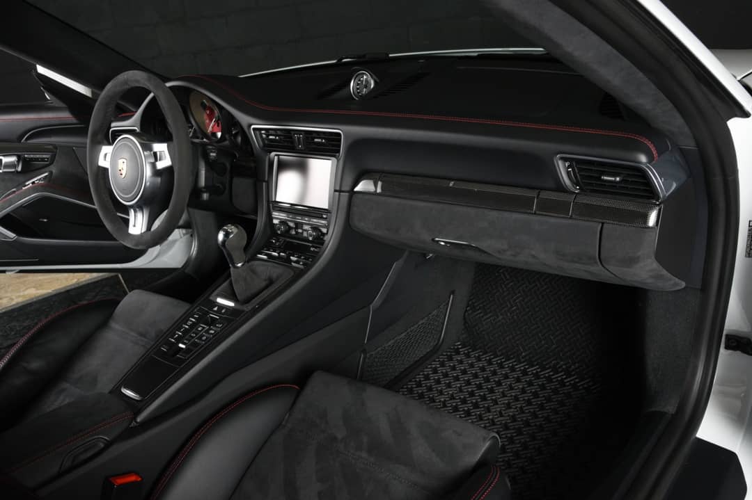 2016 Porsche 911 Carrera GTS — photo 45