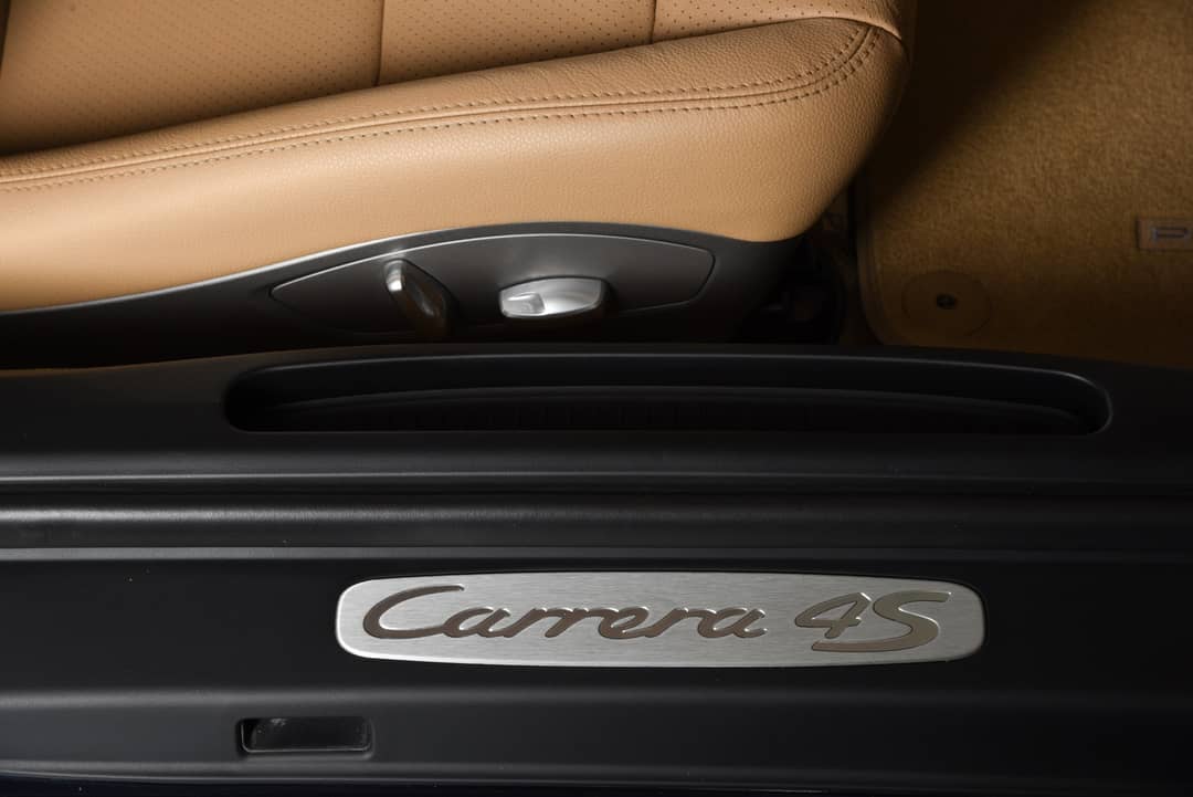 2013 Porsche 911 Carrera 4S — photo 17