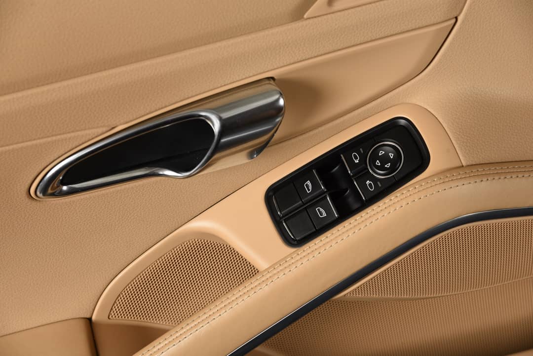2013 Porsche 911 Carrera 4S — photo 18