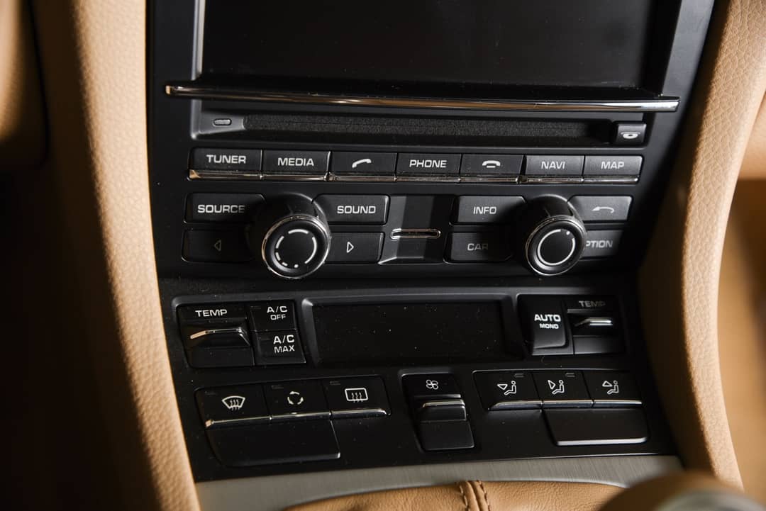 2013 Porsche 911 Carrera 4S — photo 23