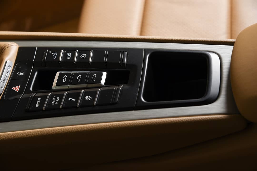 2013 Porsche 911 Carrera 4S — photo 24