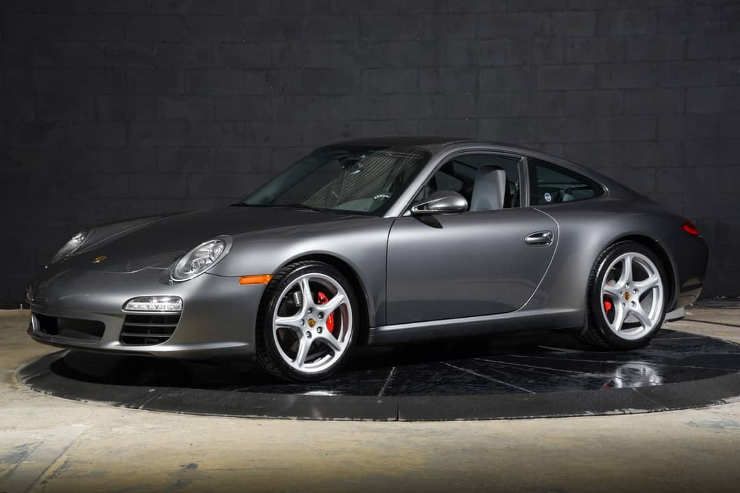 2010 Porsche 911 Carrera S — photo 2