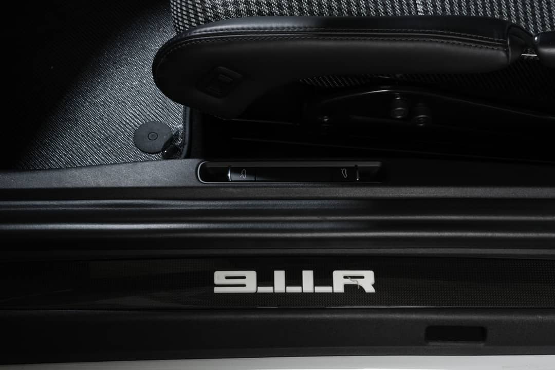 2016 Porsche 911 R — photo 16