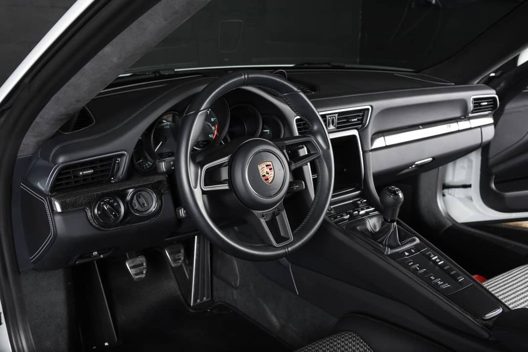 2016 Porsche 911 R — photo 20