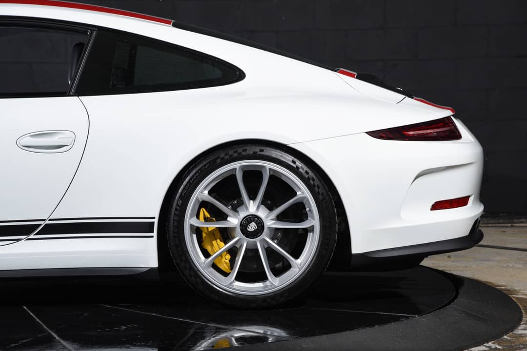 2016 Porsche 911 R — photo 41