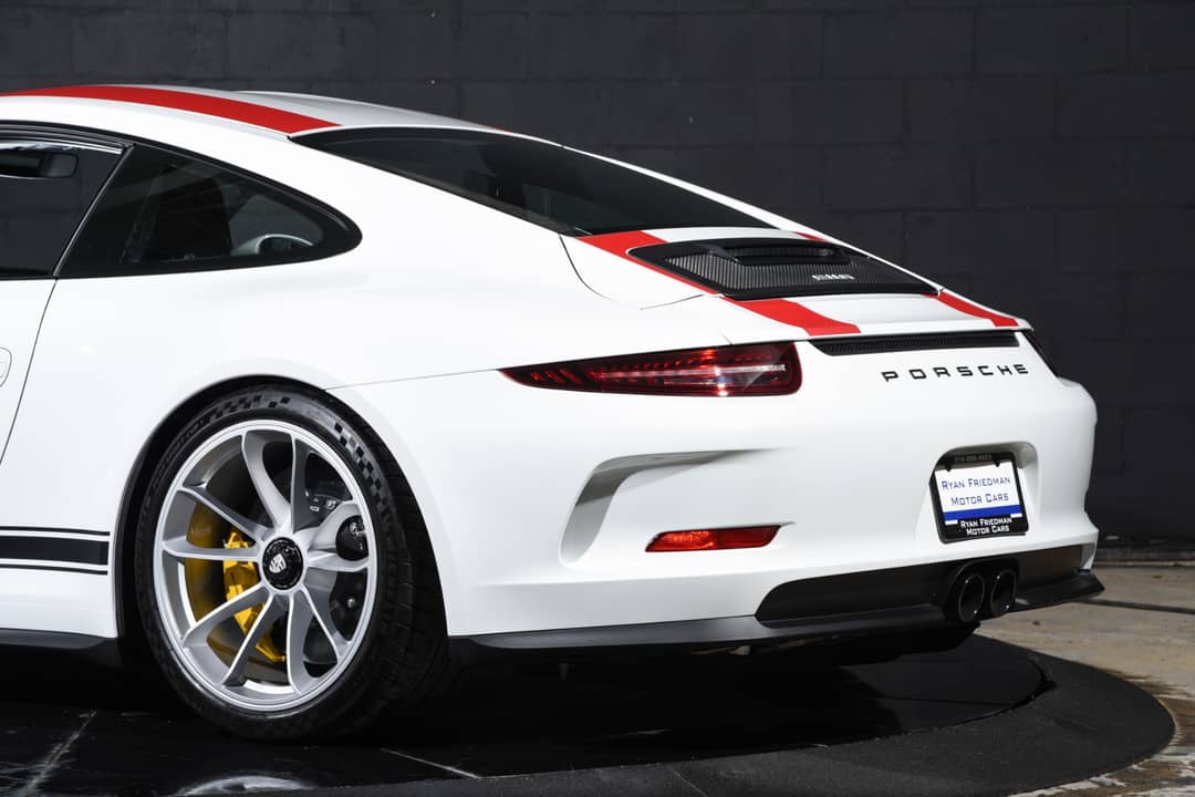 2016 Porsche 911 R — photo 43