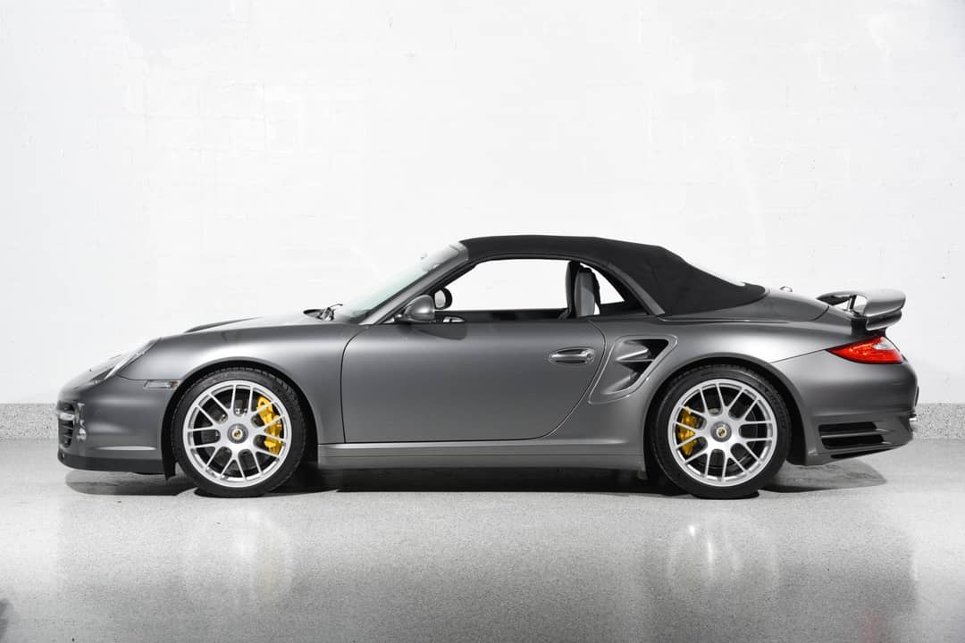 2011 Porsche 911 Turbo S — photo 12