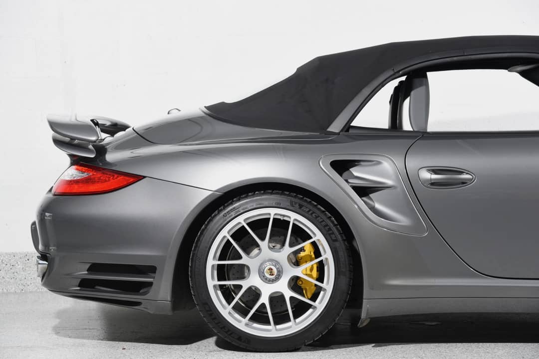 2011 Porsche 911 Turbo S — photo 31
