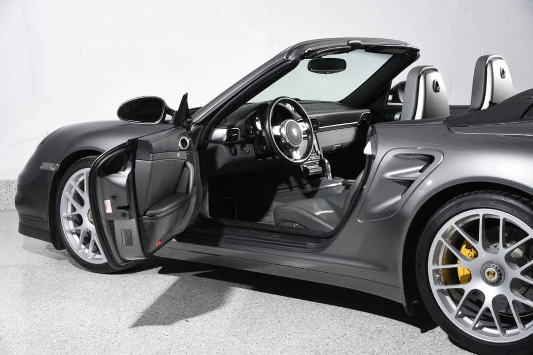 2011 Porsche 911 Turbo S — photo 39