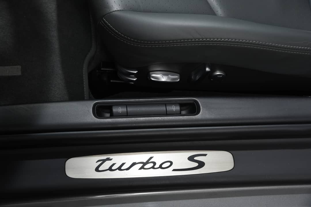2011 Porsche 911 Turbo S — photo 42