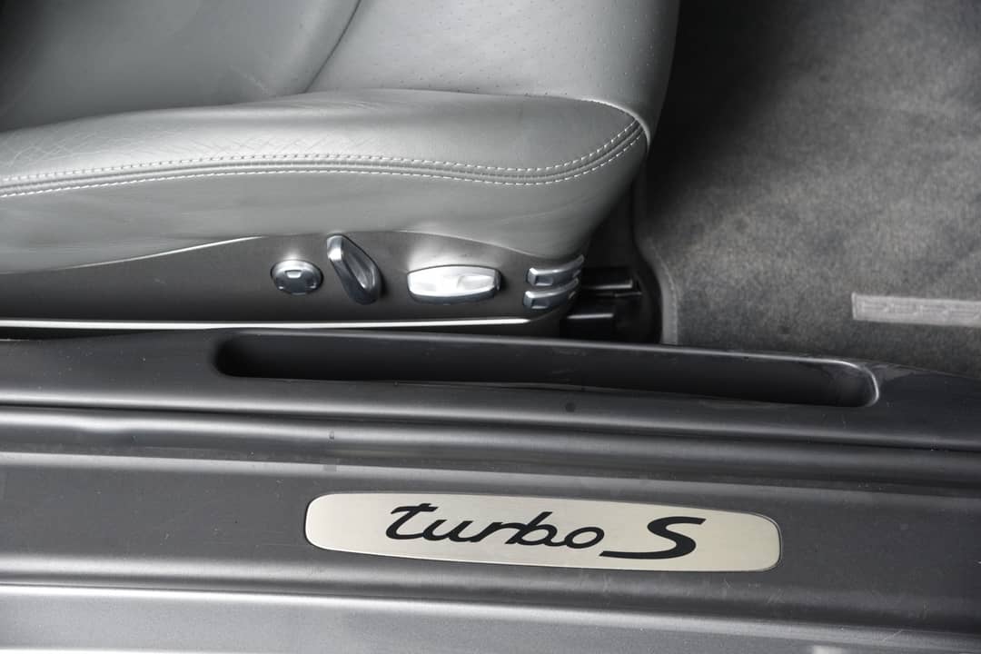 2011 Porsche 911 Turbo S — photo 57