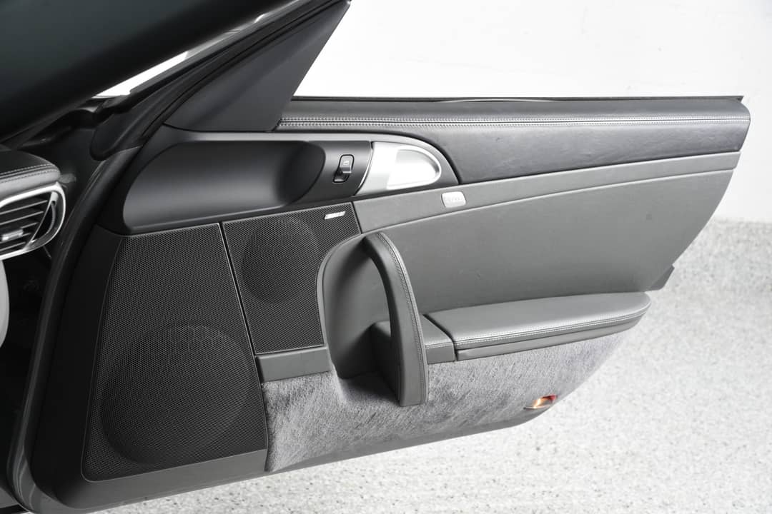 2011 Porsche 911 Turbo S — photo 59