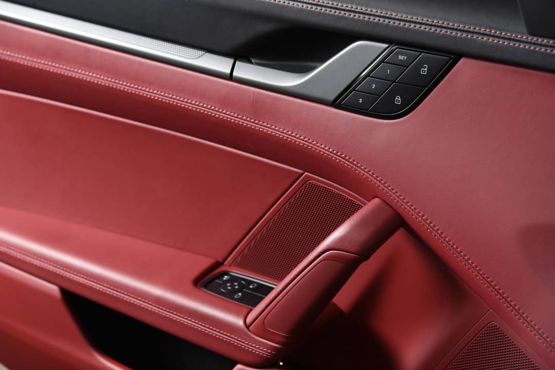 2022 Porsche 911 Targa 4S — photo 17