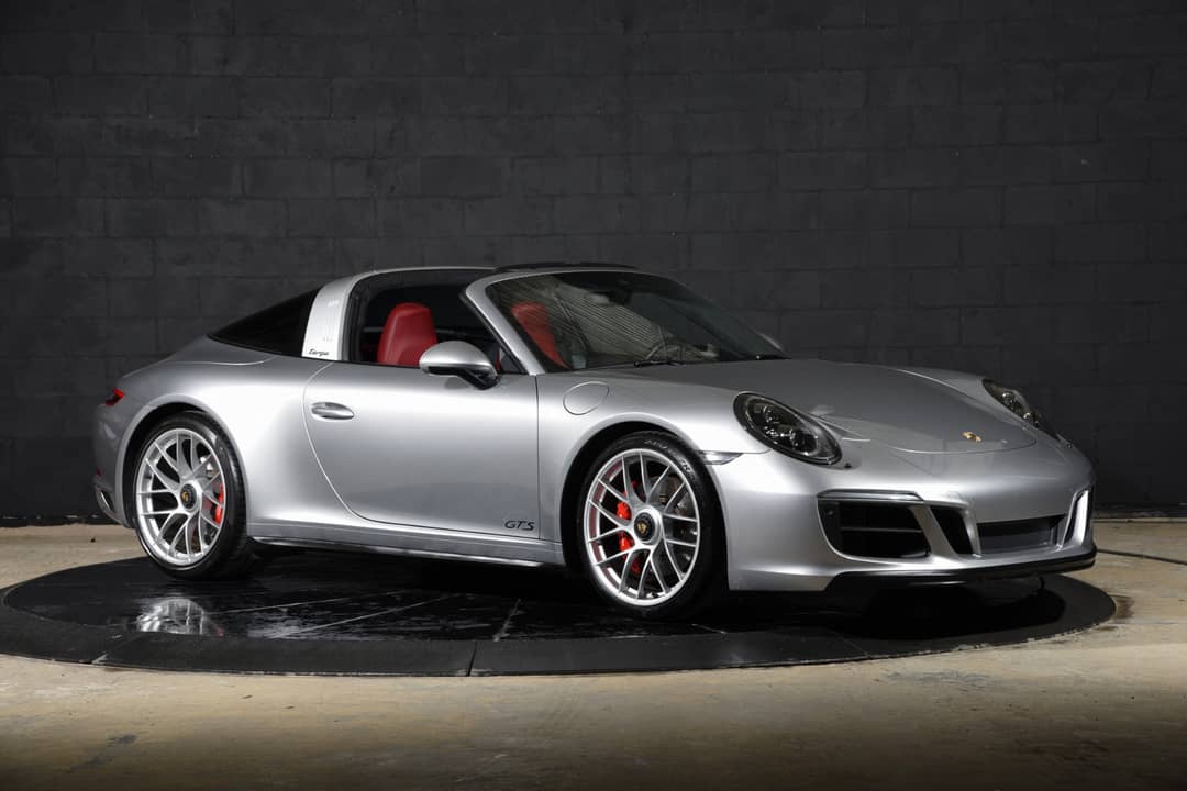 2018 Porsche 911 Targa 4 GTS — photo 11