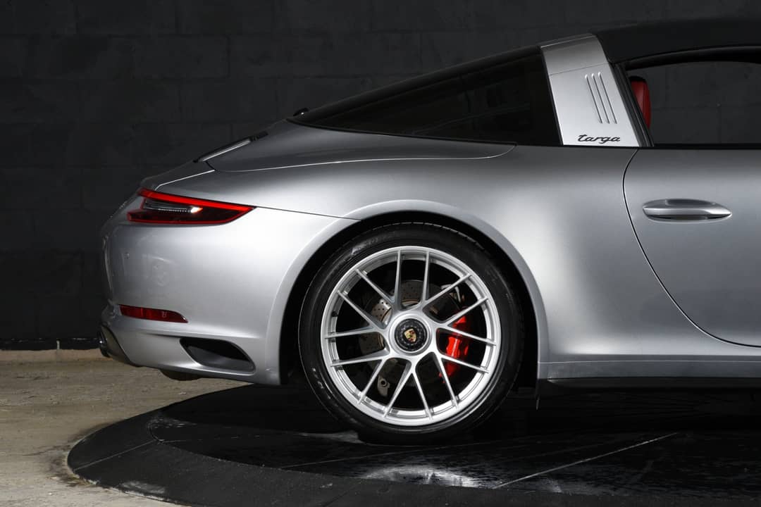 2018 Porsche 911 Targa 4 GTS — photo 13