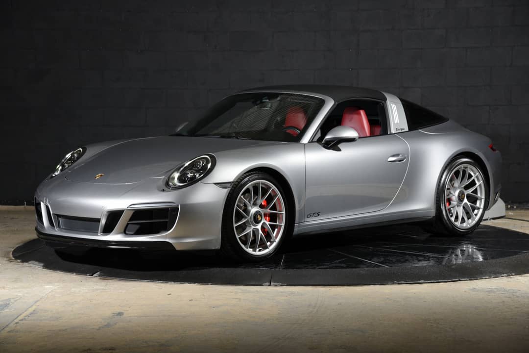 2018 Porsche 911 Targa 4 GTS — photo 21