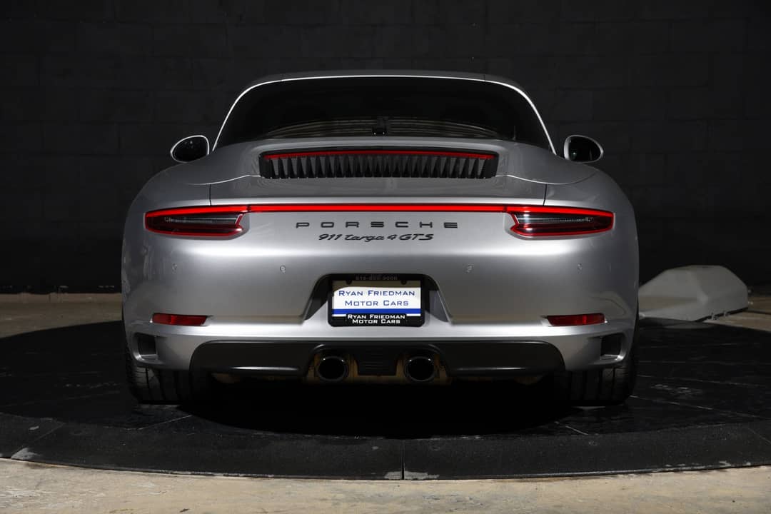 2018 Porsche 911 Targa 4 GTS — photo 22