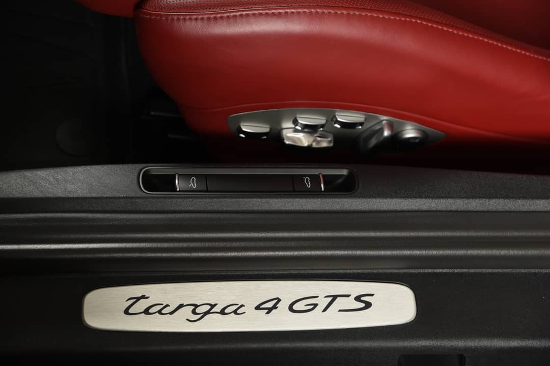 2018 Porsche 911 Targa 4 GTS — photo 28