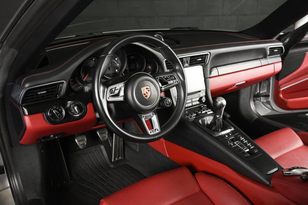 2018 Porsche 911 Targa 4 GTS — photo 30