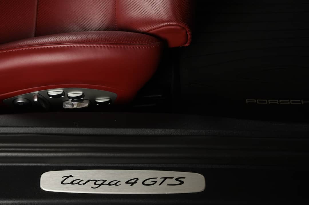 2018 Porsche 911 Targa 4 GTS — photo 40