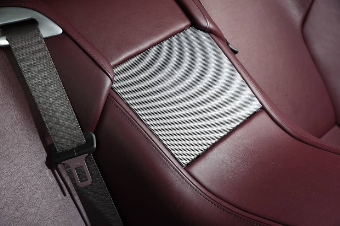 2005 Aston Martin DB9 — photo 27