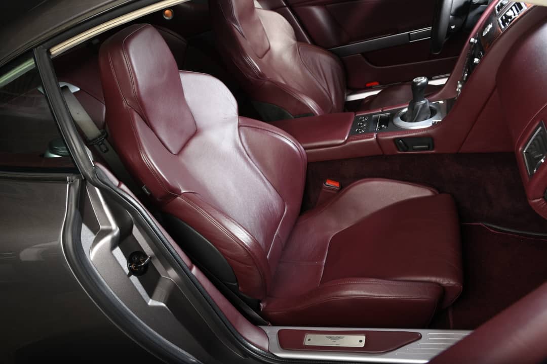 2005 Aston Martin DB9 — photo 31
