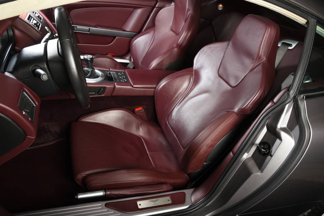 2005 Aston Martin DB9 — photo 5