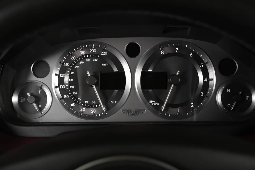 2005 Aston Martin DB9 — photo 7