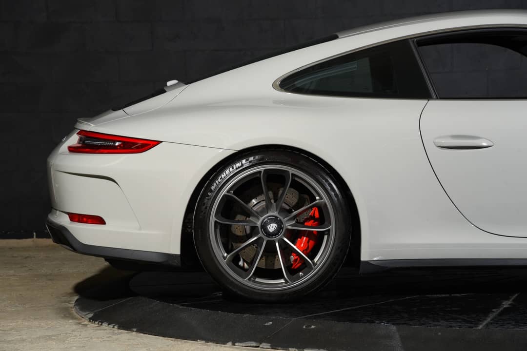 2019 Porsche 911 GT3 Touring — photo 23